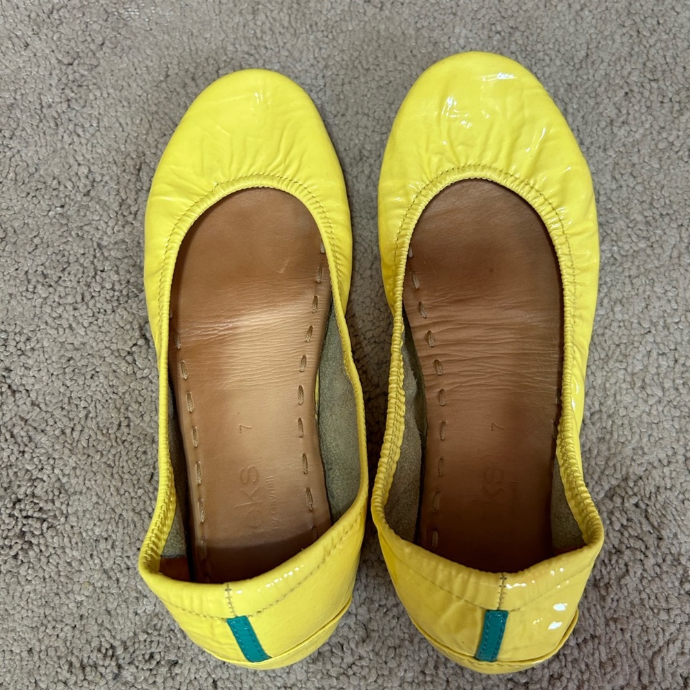 Tieks lemon patent. Size 7. Worn only a times.